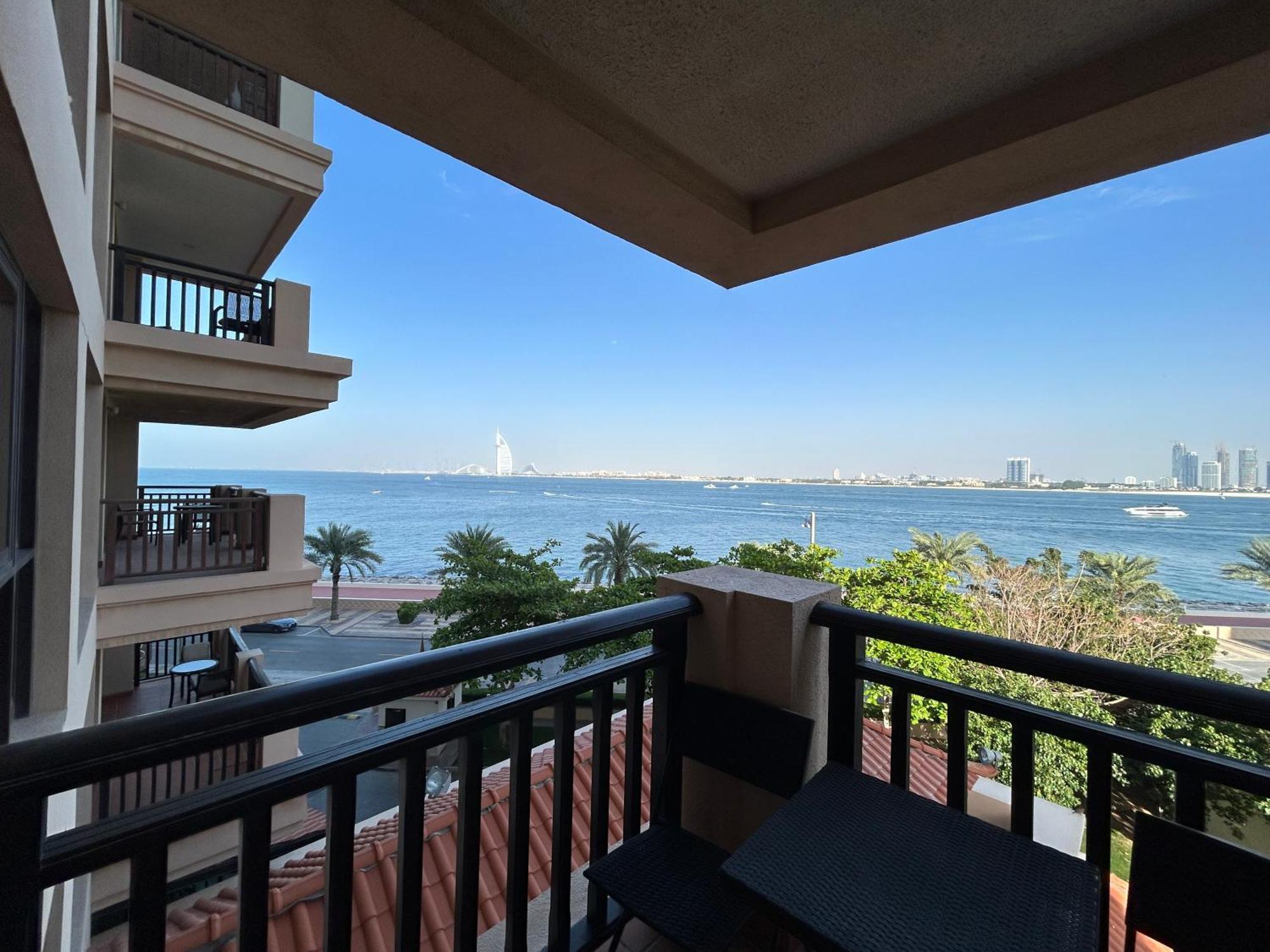 Full Sea View 1 Bedroom With Lagoon Pool & Access Apartment *