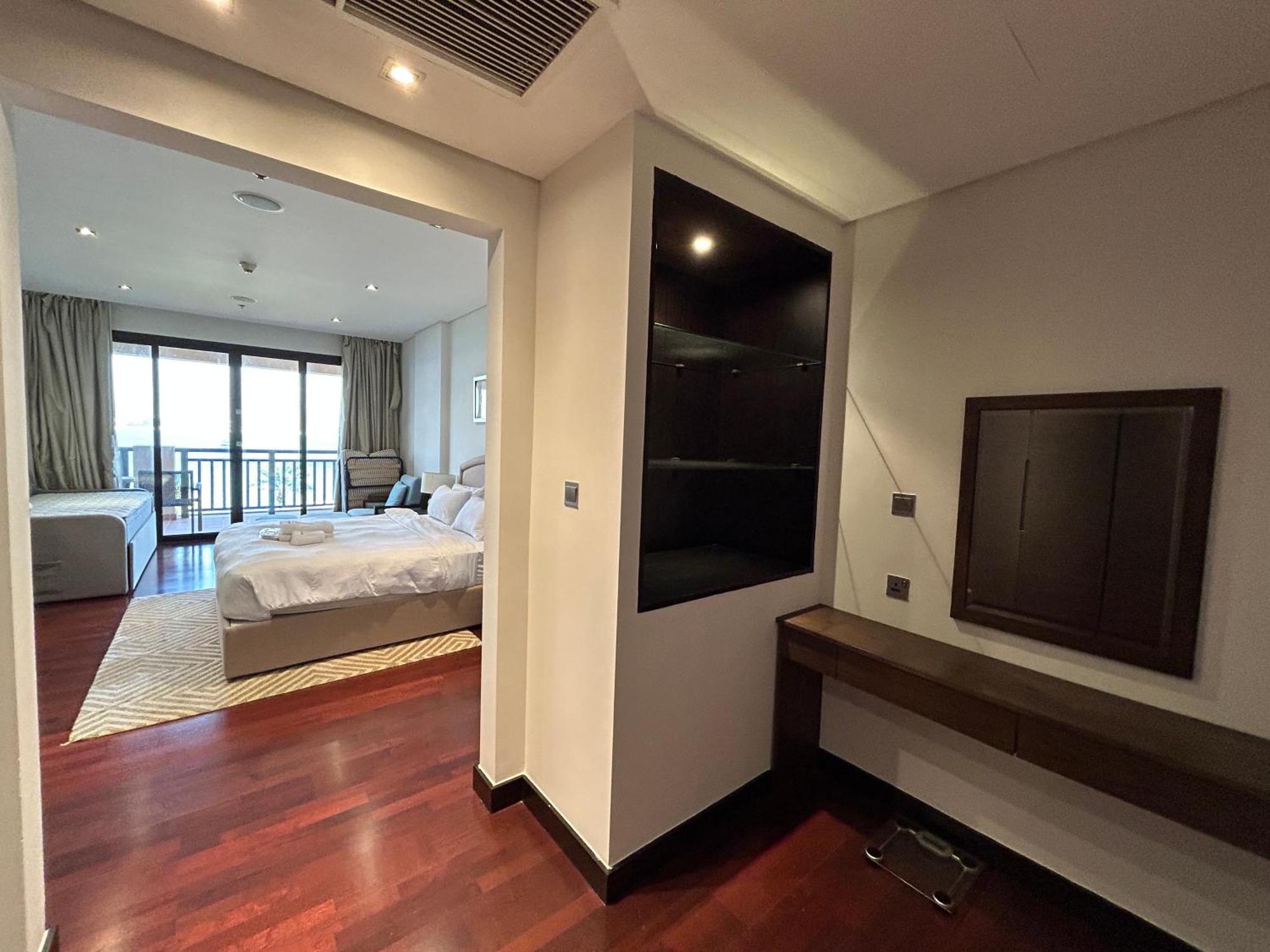 Full Sea View 1 Bedroom With Lagoon Pool & Access * Dubai