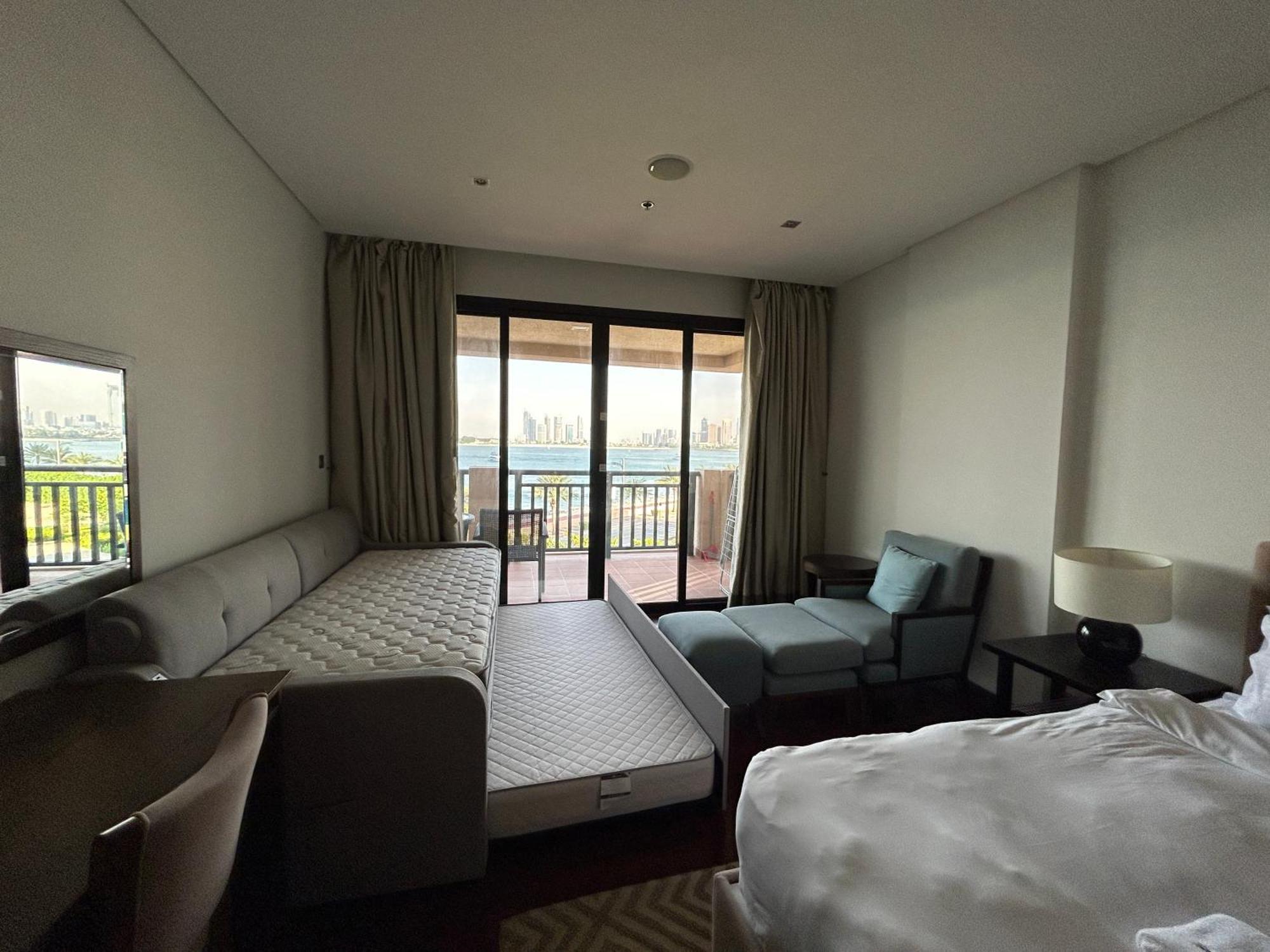 Full Sea View 1 Bedroom With Lagoon Pool & Access Apartment Dubai