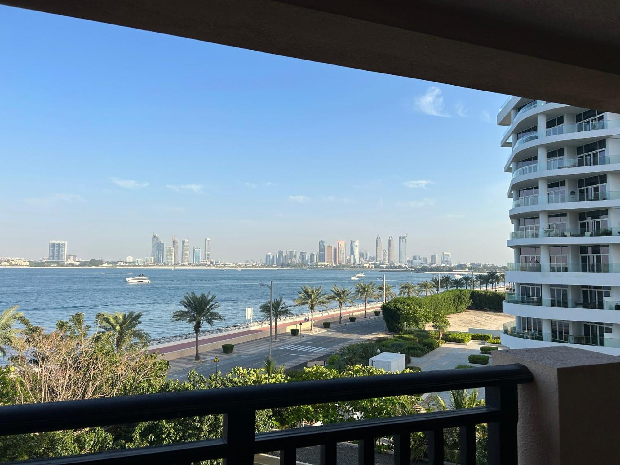 Full Sea View 1 Bedroom With Lagoon Pool & Access Apartment