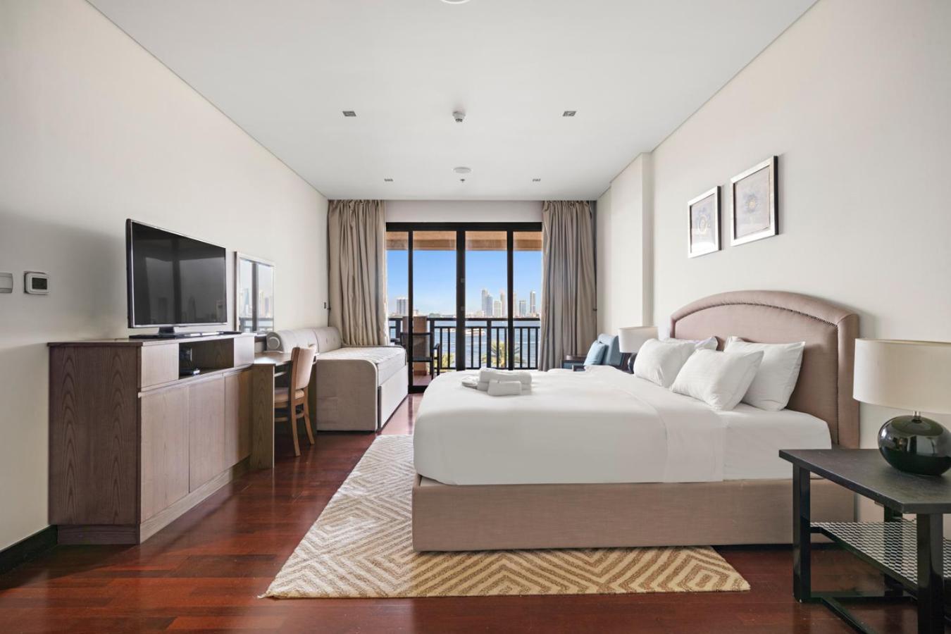 Full Sea View 1 Bedroom With Lagoon Pool & Access Apartment