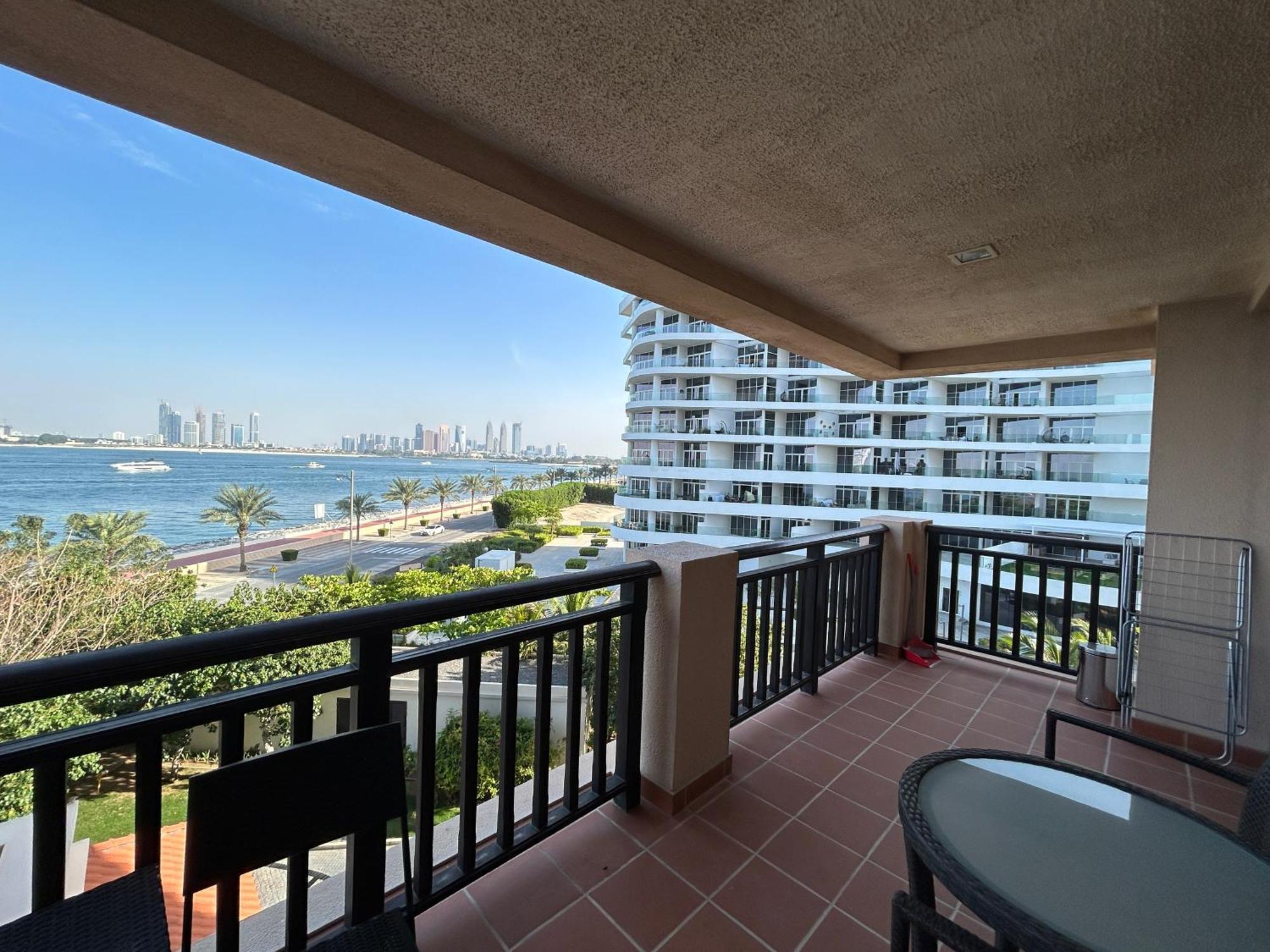 Full Sea View 1 Bedroom With Lagoon Pool & Access Apartment